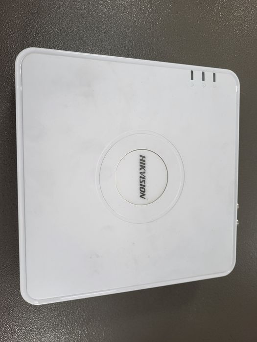 Видеонаблюдение 4 канальный  HIKVISION