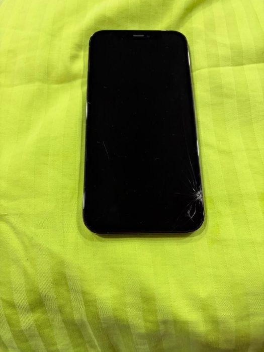 Iphone 12 PRO.                      тт и.              и и. и.     и.