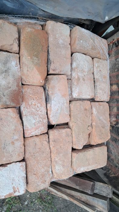 Vând Cărămidă [rustică] veche din demolări