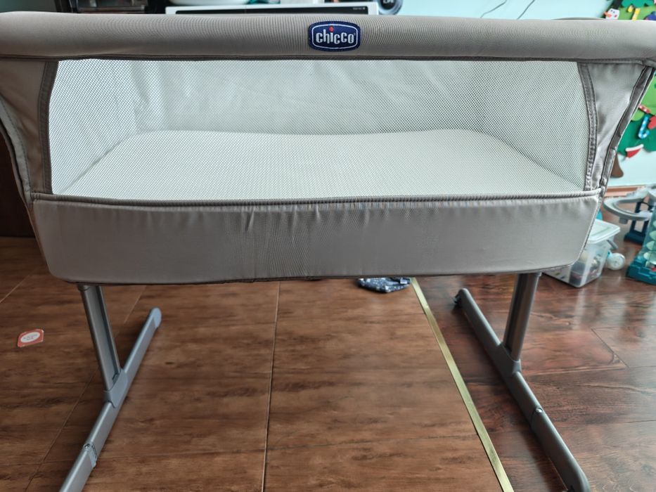 бебешка кошара Chicco next to me
