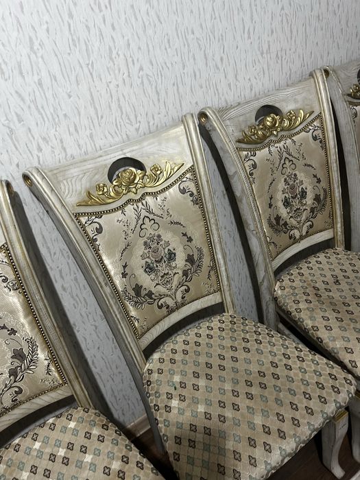 Продам не дорого стол со стульями