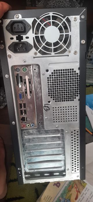 Продам мониторы и системные блоки