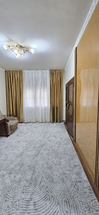 Продаётся Чиланзар 18 кв  1*2/2/4