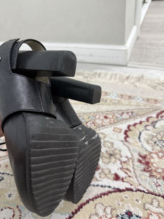 Продам обувь Alexandr Mqueen