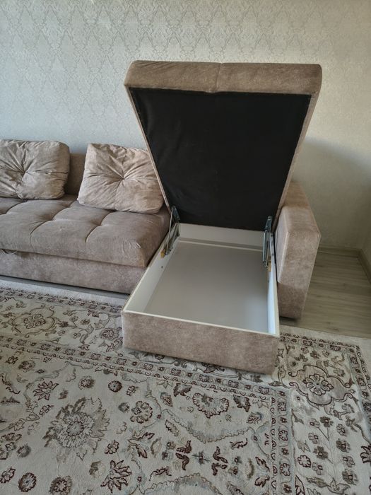 Диван раскладной с пуфом