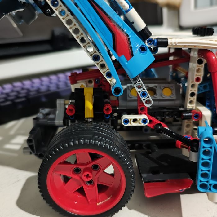 LEGO TECHNIC Rally Car 42077