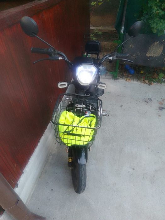 Vând scuter electric