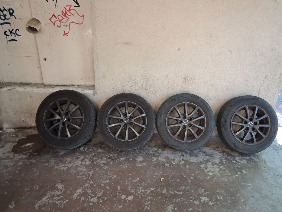 4 Jante cu anvelope 185x65x15 / 5 prezoane