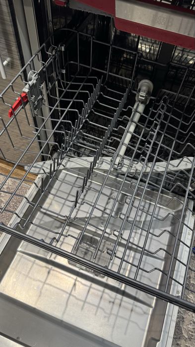 ОЧЕНЬ ДЕШЕВО!Продам  посудомоечную машину HANSA ZWM628E