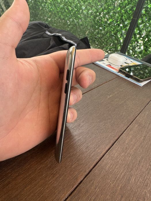 Ipod 3g touch очень старый айфон почти из самых первых