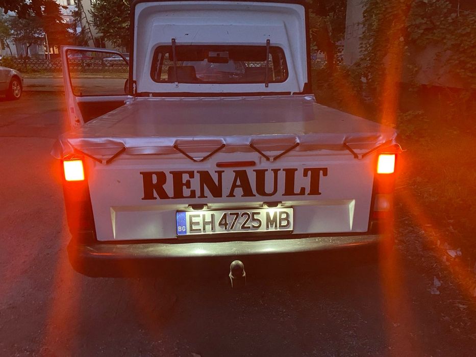 Продавам пикап Рено