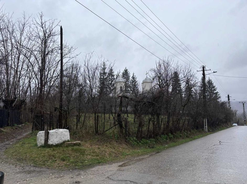 Titlu: Teren intravilan 1.000 mp, Sângeru (Prahova) – Zonă Centrală / Lângă Biserică