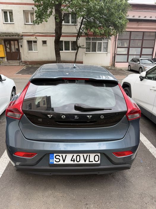 Volvo V40  1.6D  115 cp