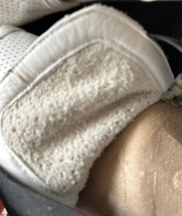 Продам новые босоножки