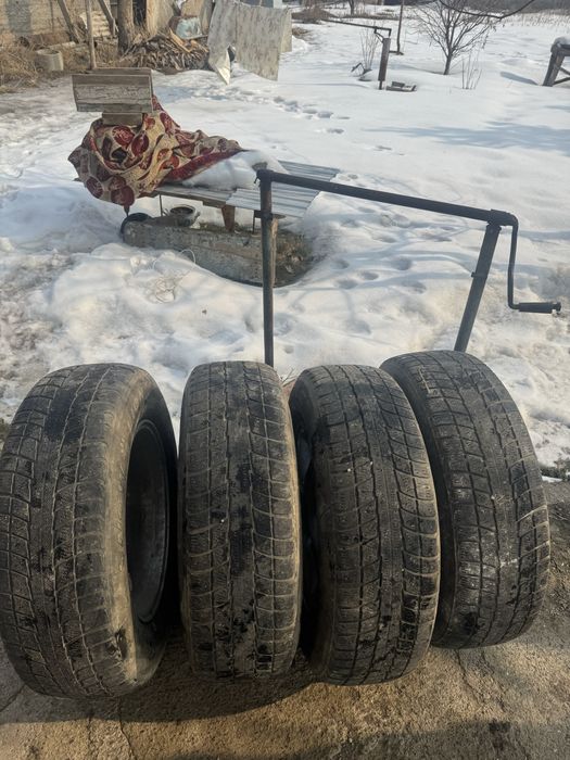Продается диски с резинами 225/70R16