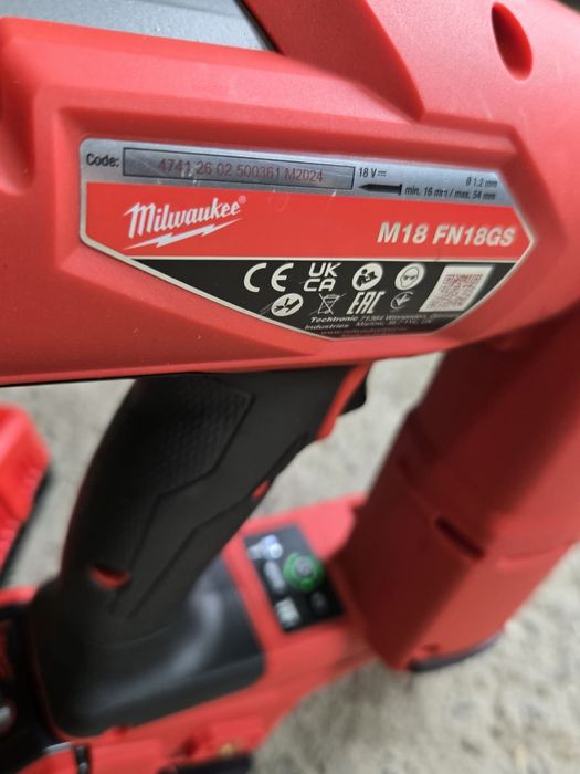 Pistol cuie Milwaukee M18 FN18GS Fuel