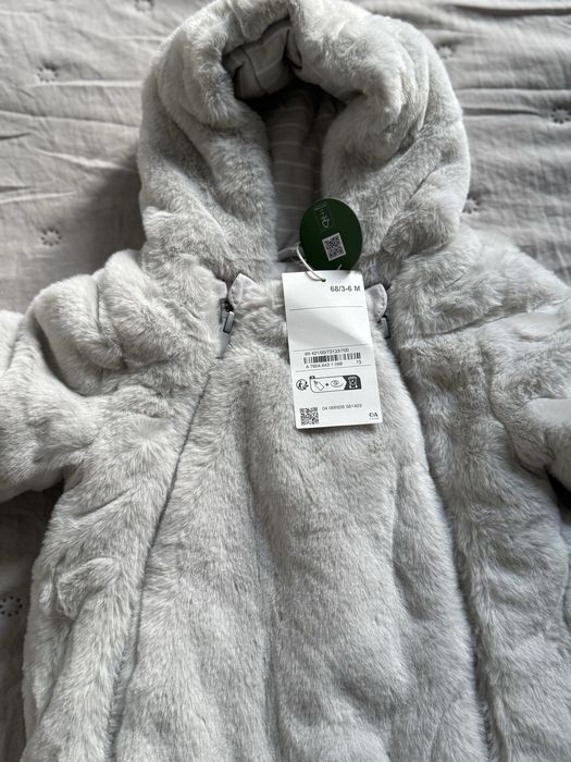 Costum pufos pentru bebelusi