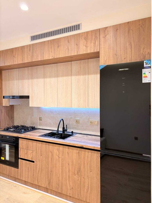 Сдам в аренду новую 3х комнатную квартиру в центре