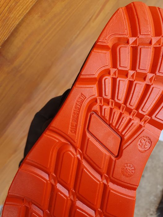 Bocanci / pantofi / adidasi de lucru / safety / de protectie