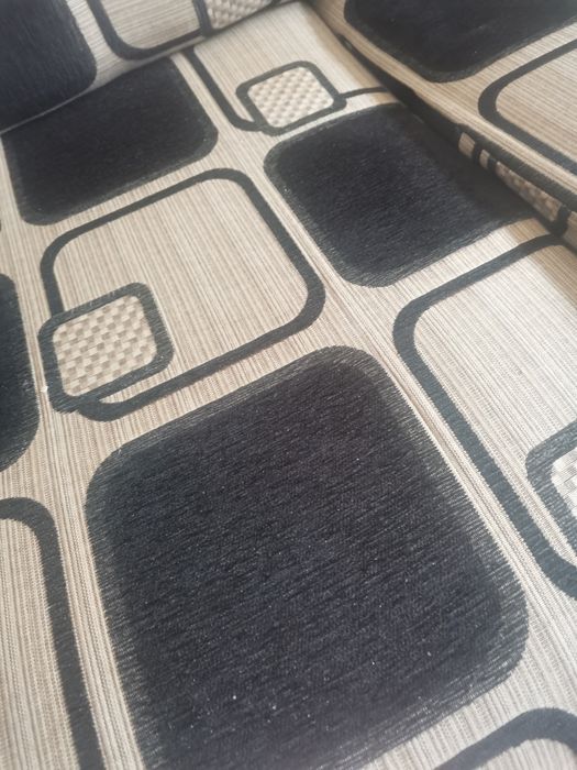 Диван разтигателен. Които като седиш става за трима. Продава се Продав