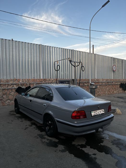 Продам bmw e39 523i