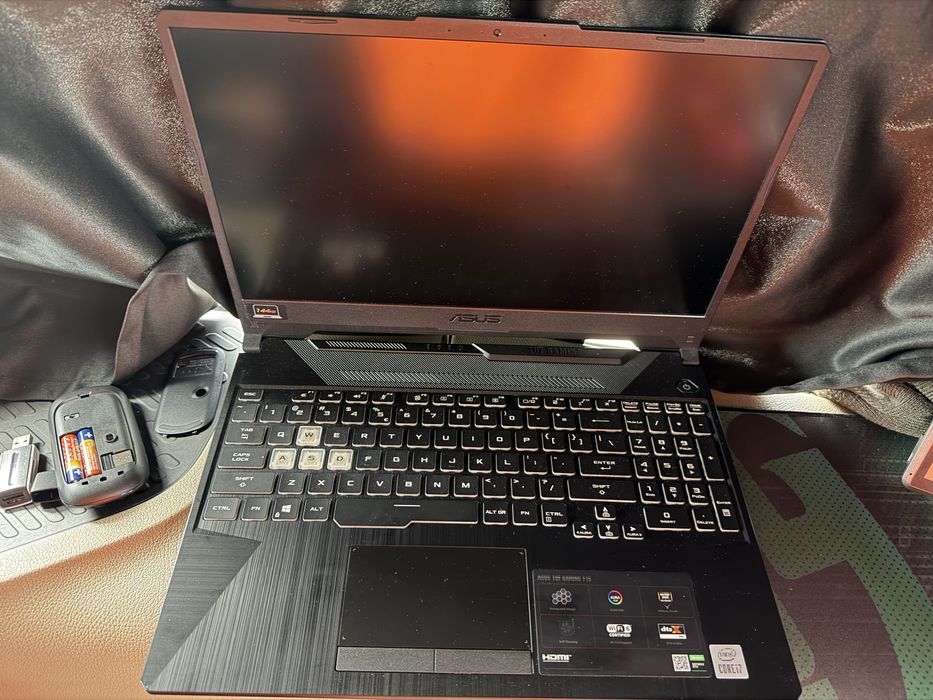 Laptop Gaming ASUS TUF F15 - i7 / 16GB RAM / GTX 1650 / 144Hz