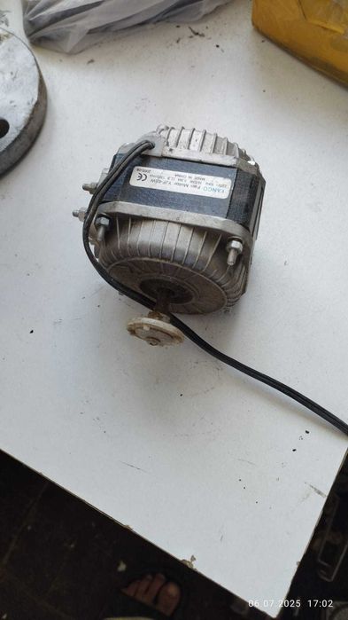 Мотор ветилятора холодильника