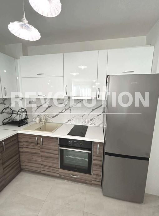 Дава се под наем Двустаен апартамент в Варна, Бриз - 66 кв.м за 548.25 € - Снимка #3