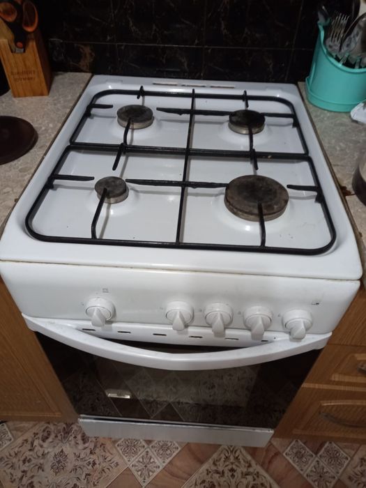 Продам газплиту. . . . . . . . .  .