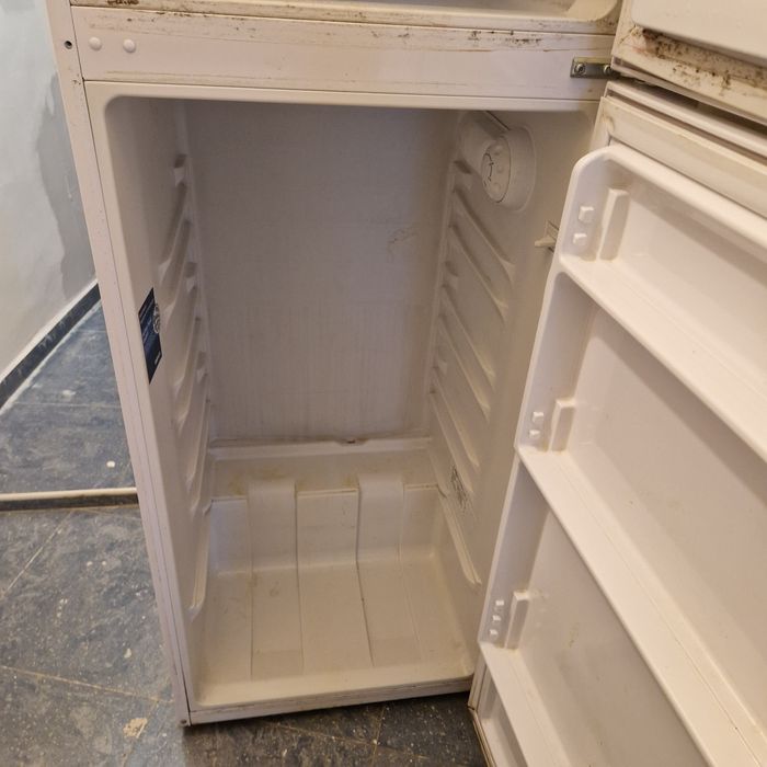 Хладилник с  фризер Беко