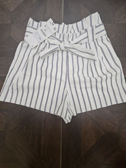 Къси панталонки Zara S