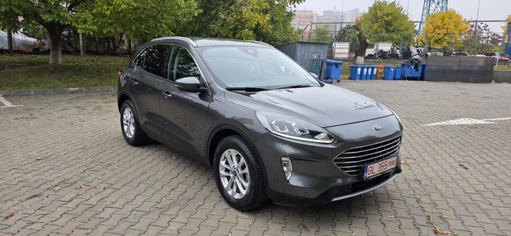 FORD Kuga 2022 — imagine 2