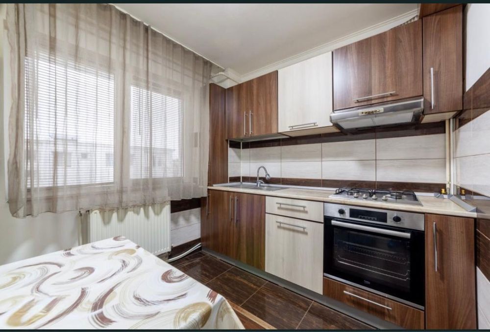 Vând apartament 3 camere Pitești  89.000 Euro