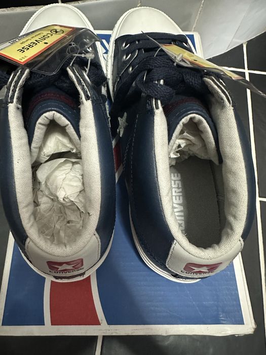 Vand adidasi Converse