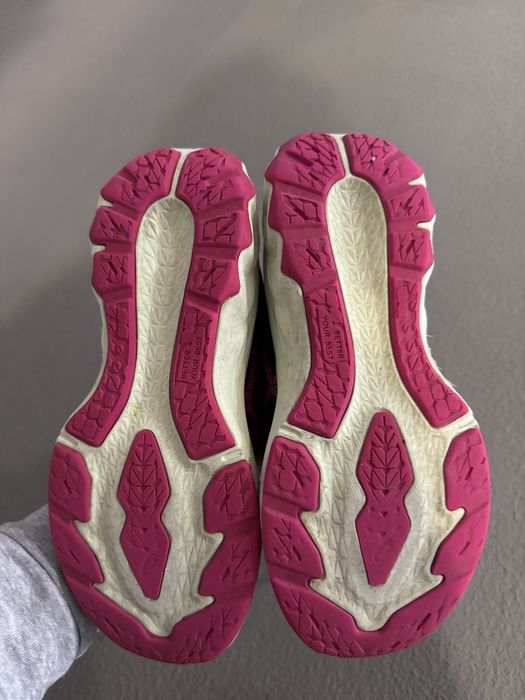 Маратонки asics.