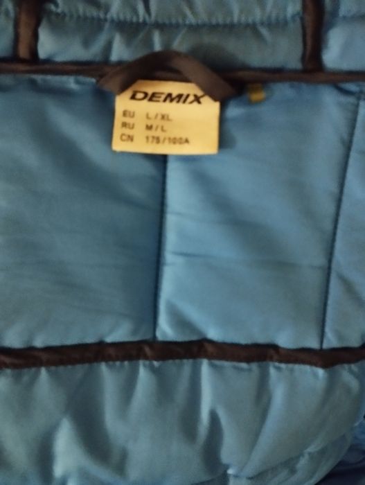 Продам куртки на подростка