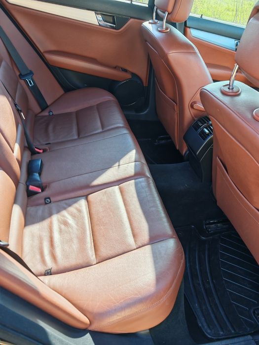 Vând Mercedes C220 CDI