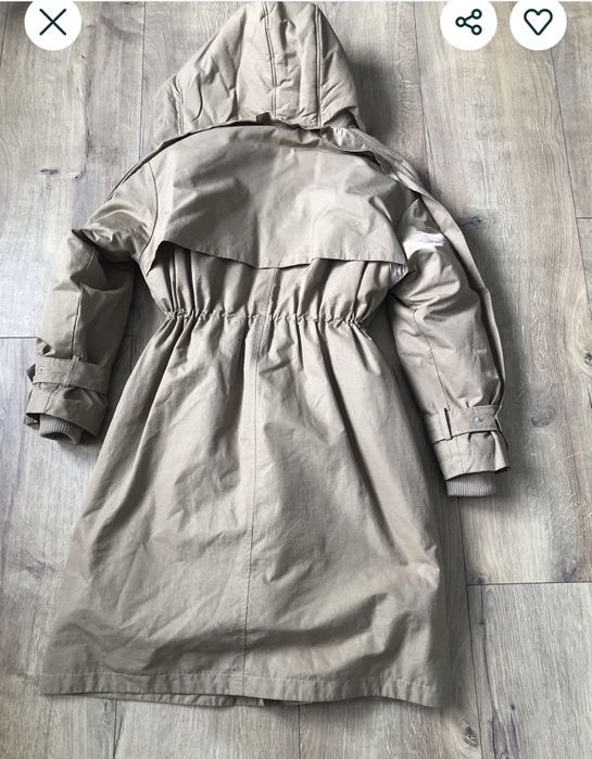 Дълго бежаво яке