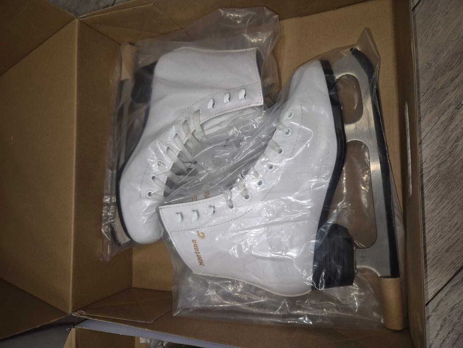 продаются коньки