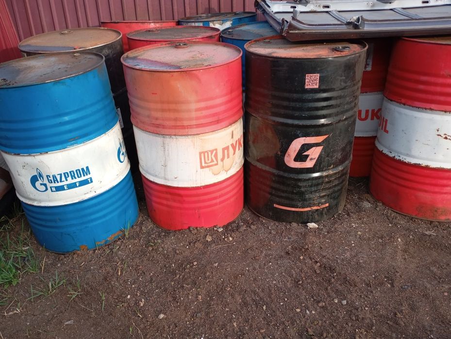 Продам 200 литровые бочки