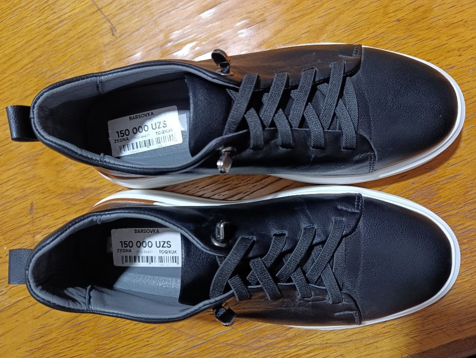 Krasovka rangi qora yangi erkaklar uchun