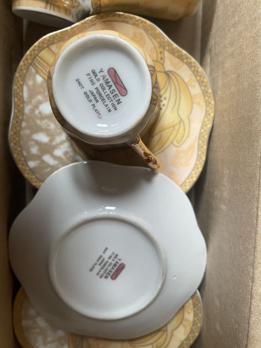 Посуда (Стаканчики с блюдцами)