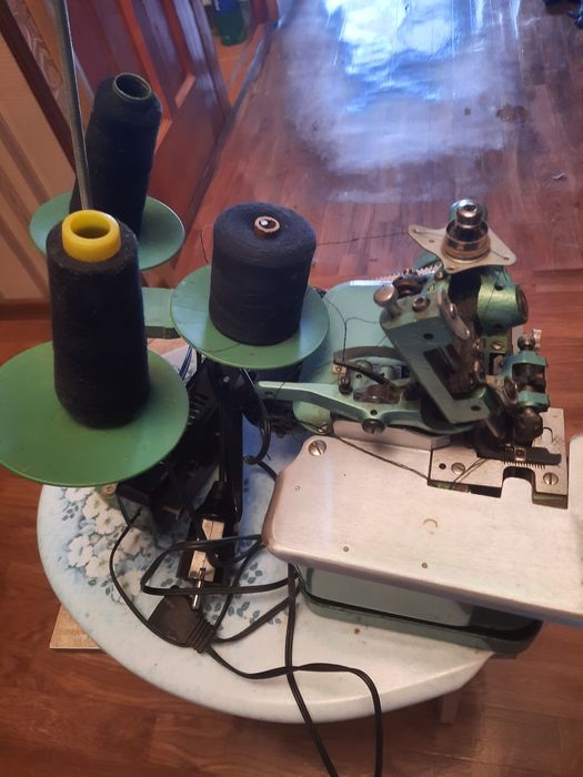 Оверлок 3-х ниточный.