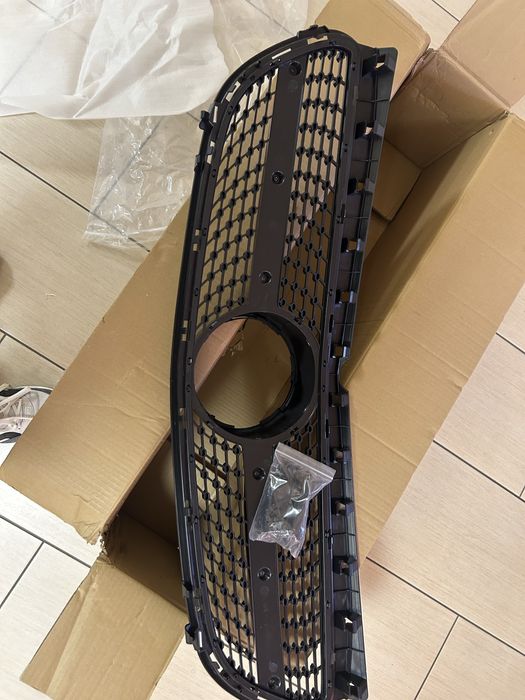 Grila mercedes a b c e class glk glc diamond grill