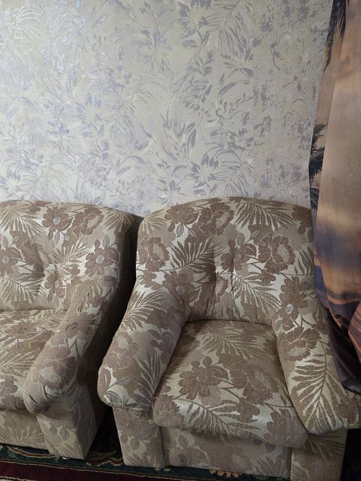 Продам диван раскладной и кресло