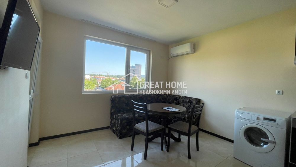 Дава се под наем Тристаен апартамент в Търговище, Център - 65 кв.м за 306 € - Снимка #2