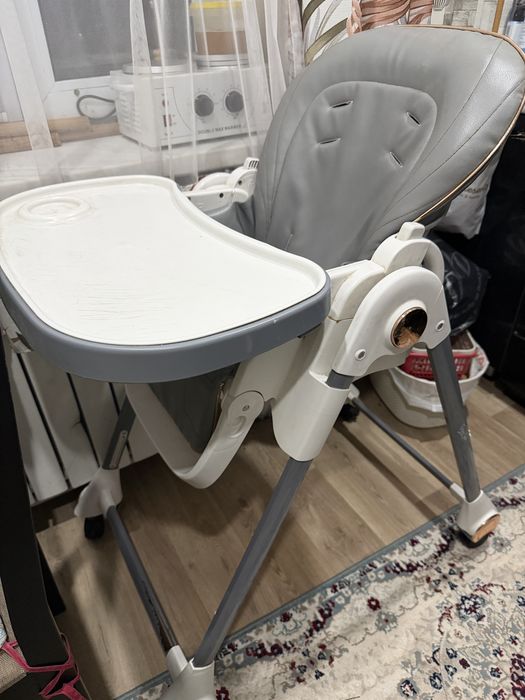 Продам детский столик для кормления