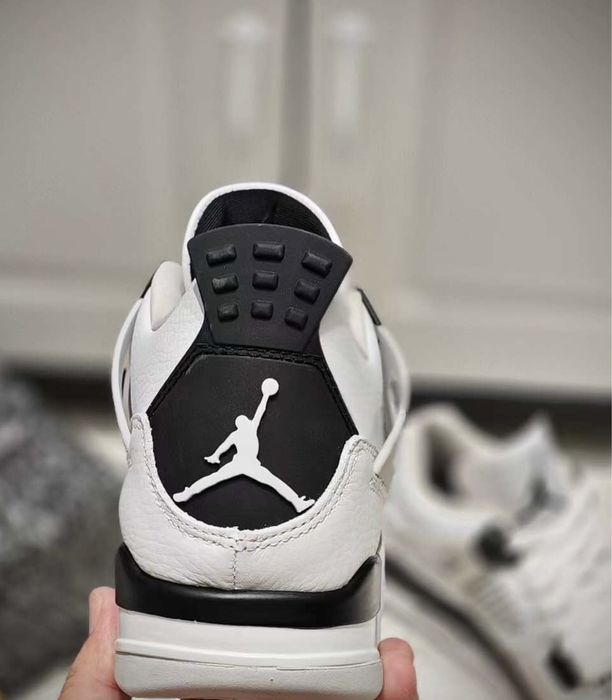 Air Jordan 4 Retro Military Black Nike