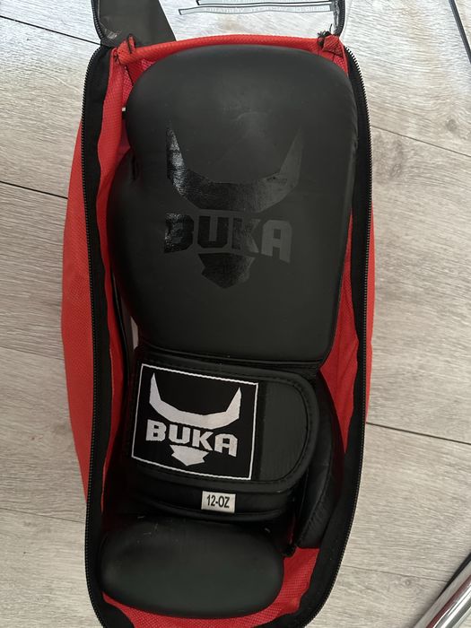 Продам боксерские перчатки
