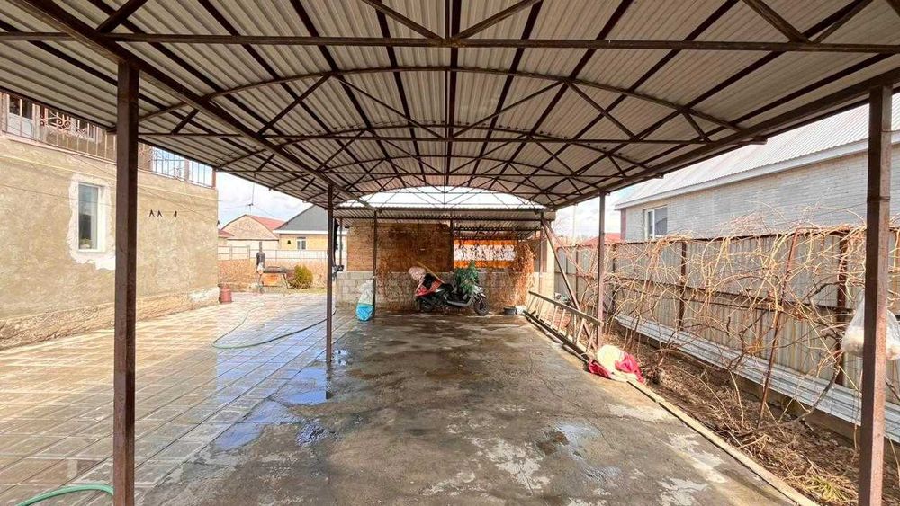 Продаю  % комнатный  дом СЗЖР